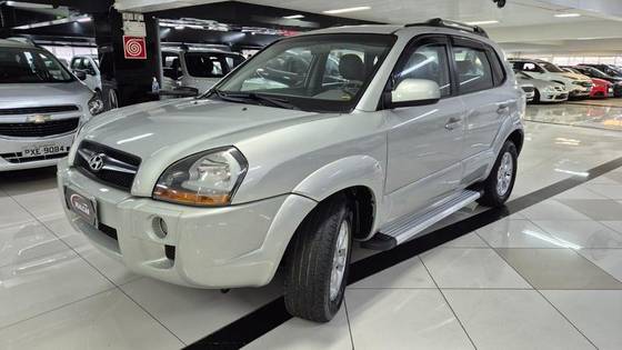 HYUNDAI TUCSON 2.0 MPFI GL 16V 142CV 2WD GASOLINA 4P MANUAL HYUNDAI TUCSON 2.0 MPFI GL 16V 142CV 2WD GASOLINA 4P MANUAL